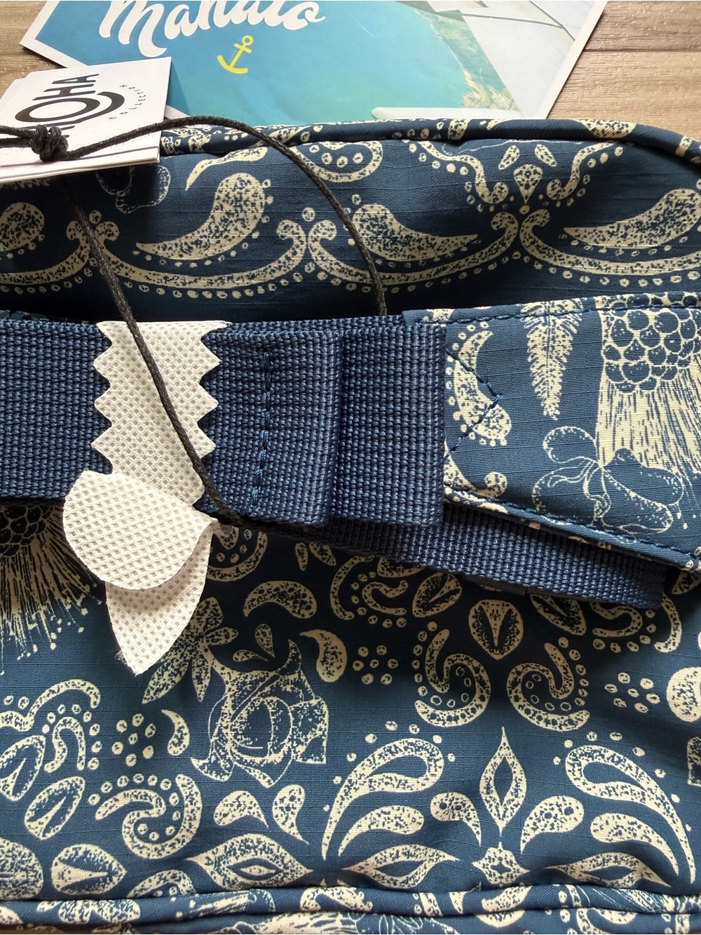 Aloha Collection Crossbody Bag - Picture 11 of 11